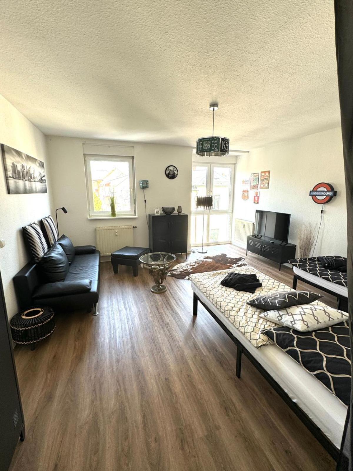 Stylische Ferienwohnung Gratis Wifi Naehe Bahnhof Zwickau Exterior foto